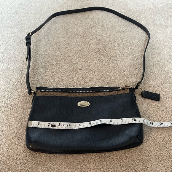 Coach purse - Picture 5 of 7